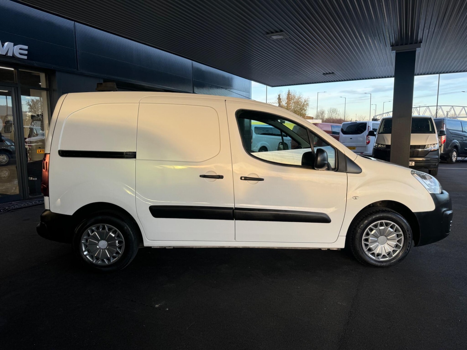 Used Peugeot Partner 2015 for sale - 76688683: Photo 5