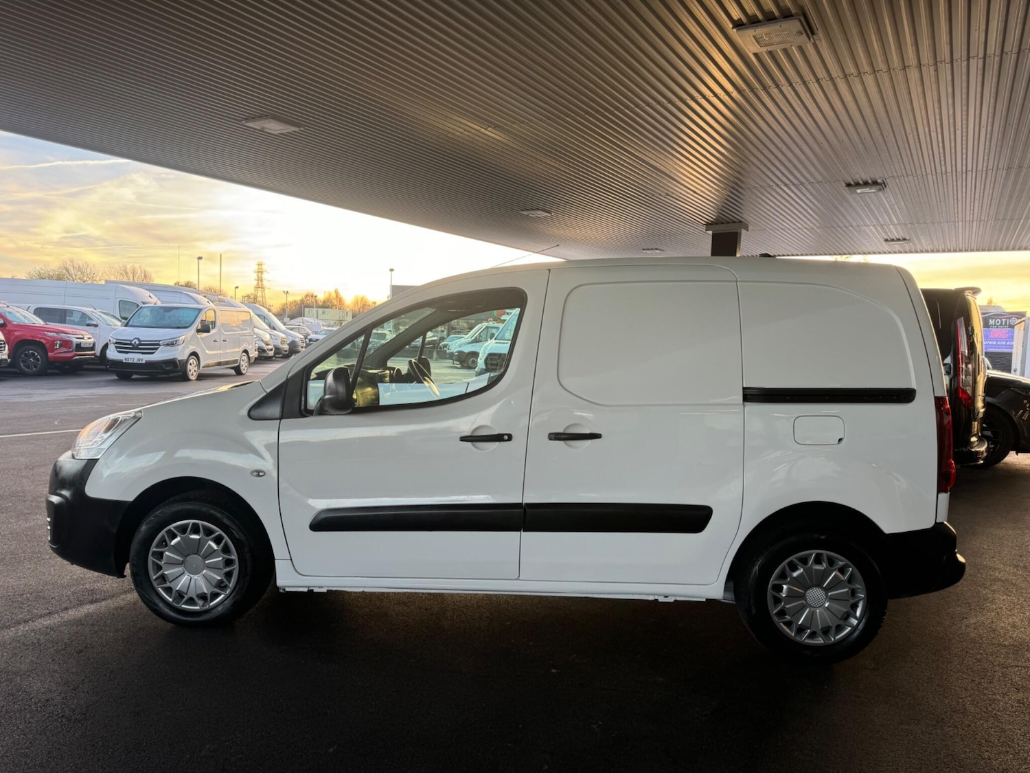 Used Peugeot Partner 2015 for sale - 76688683: Photo 6