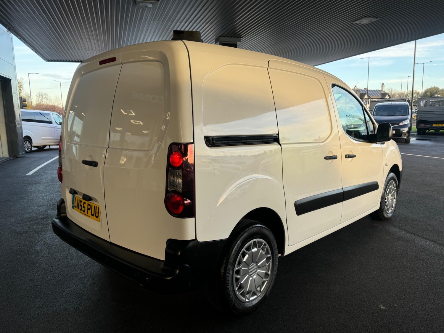 Used Peugeot Partner 2015 for sale - 76688683: Photo 9