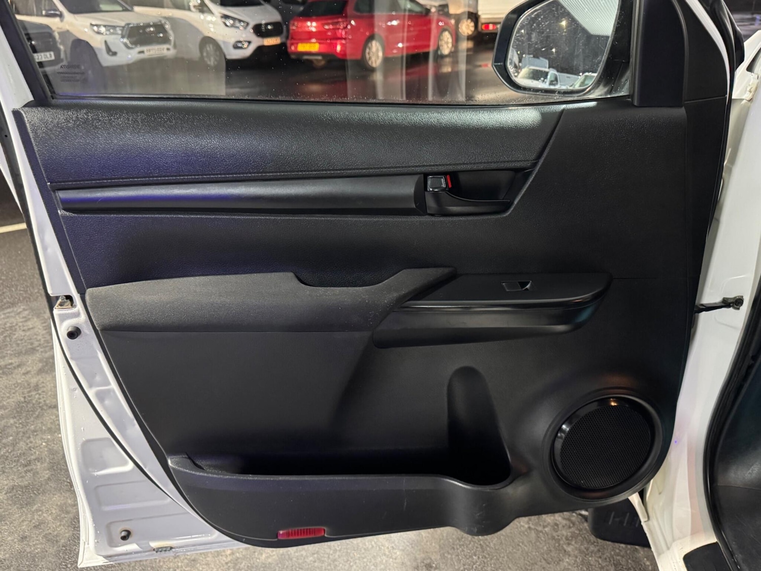 Used Toyota Hilux 2020 for sale - 77626166: Photo 44