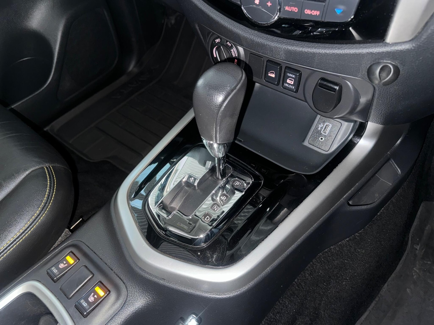 Used Nissan Navara 2020 for sale - 76539116: Photo 51