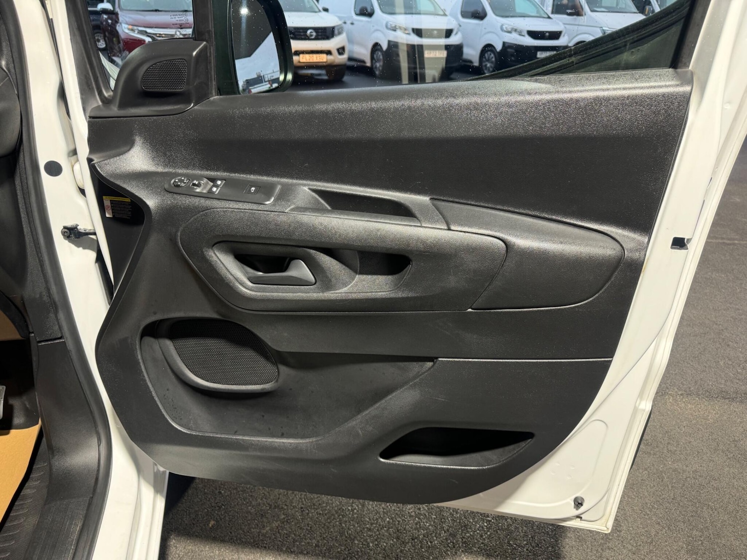 Used Peugeot Partner 2022 for sale - 76349609: Photo 28