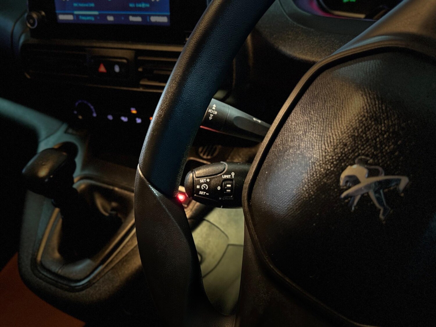 Used Peugeot Partner 2022 for sale - 76349609: Photo 34