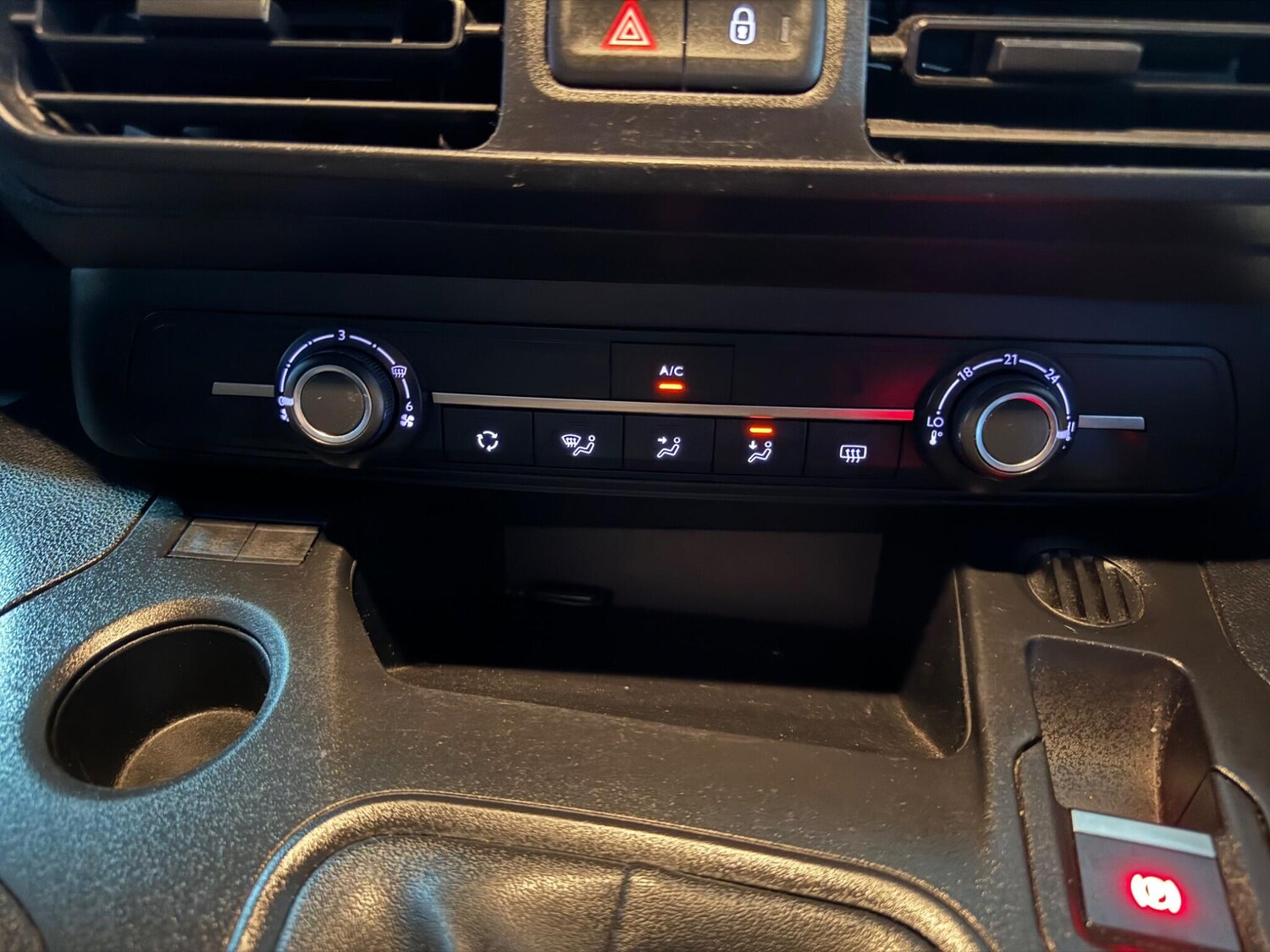 Used Peugeot Partner 2022 for sale - 76349609: Photo 40