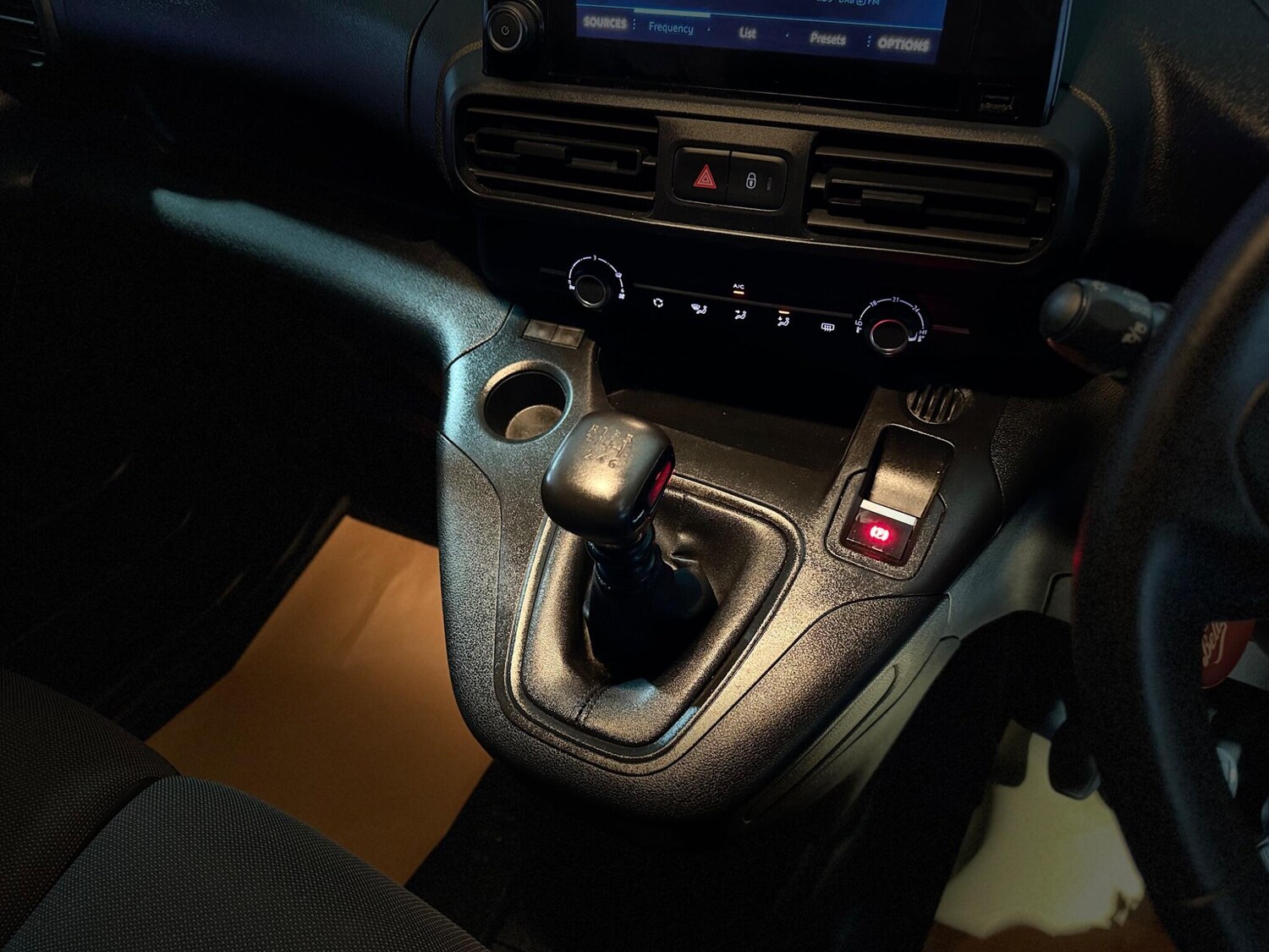 Used Peugeot Partner 2022 for sale - 76349609: Photo 41