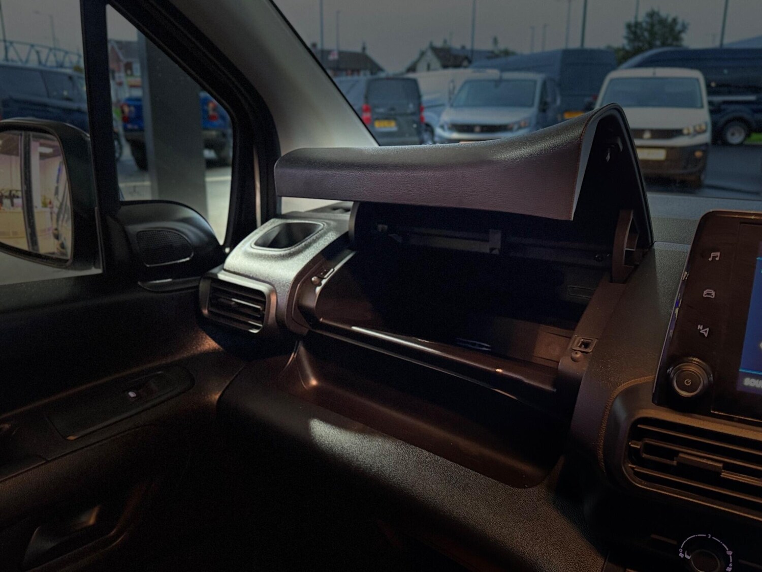 Used Peugeot Partner 2022 for sale - 76349609: Photo 43