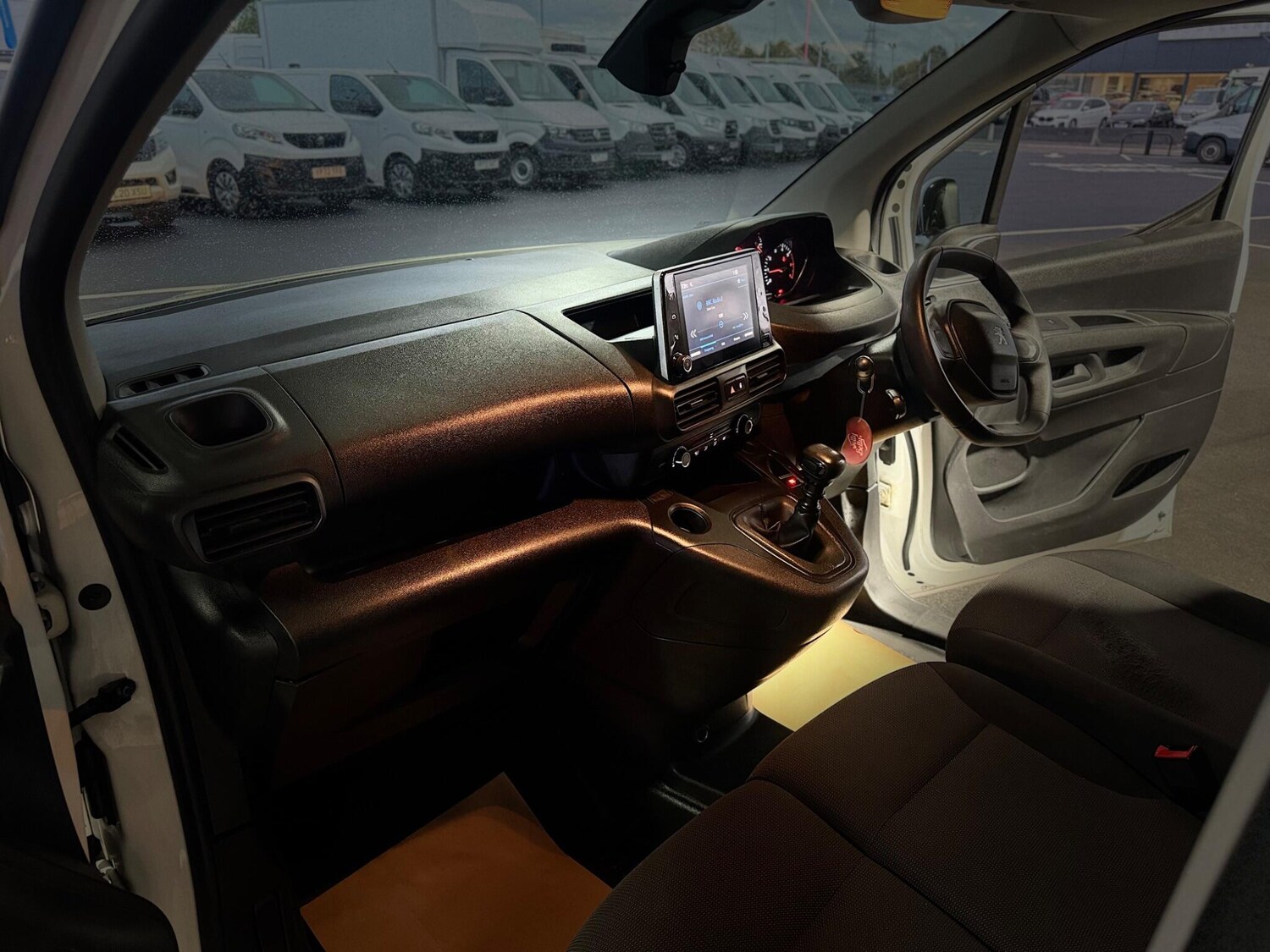 Used Peugeot Partner 2022 for sale - 76349609: Photo 46