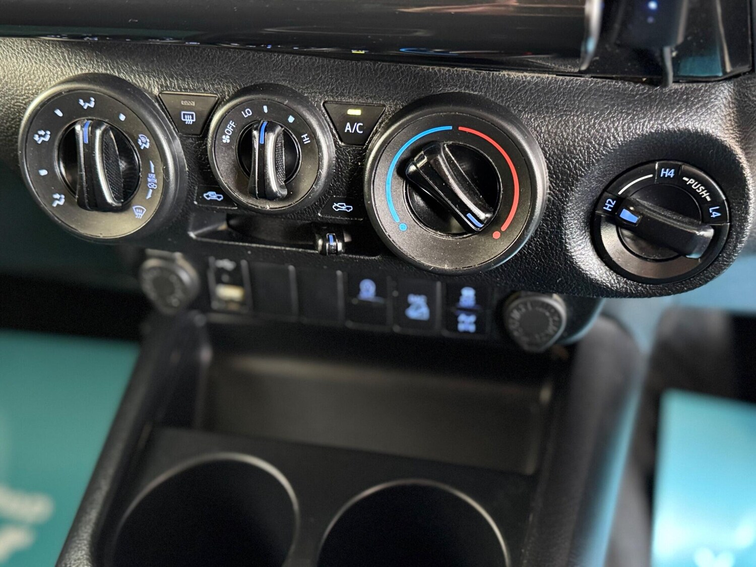 Used Toyota Hilux 2021 for sale - 77993324: Photo 53