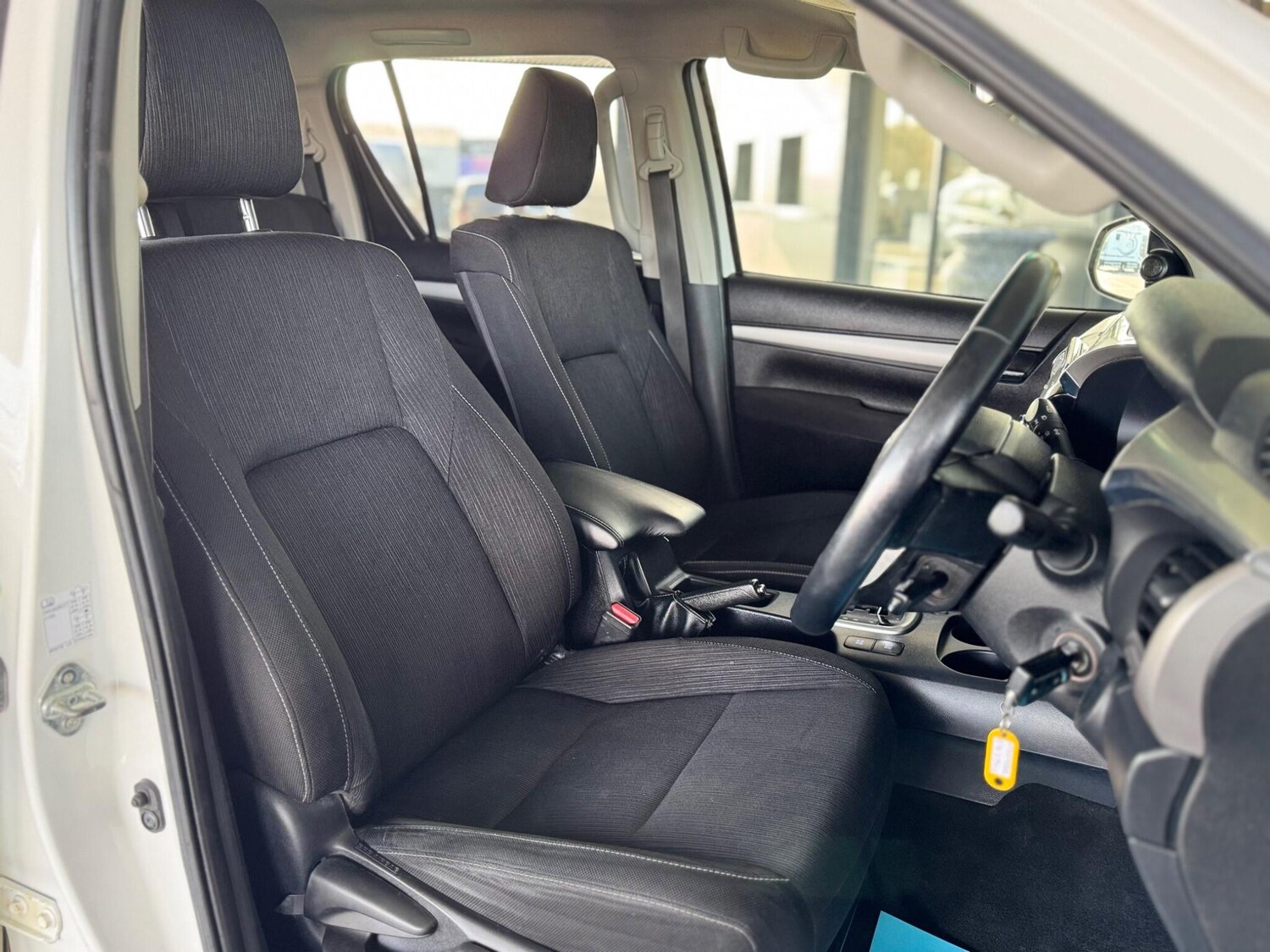 Used Toyota Hilux 2021 for sale - 77993324: Photo 58