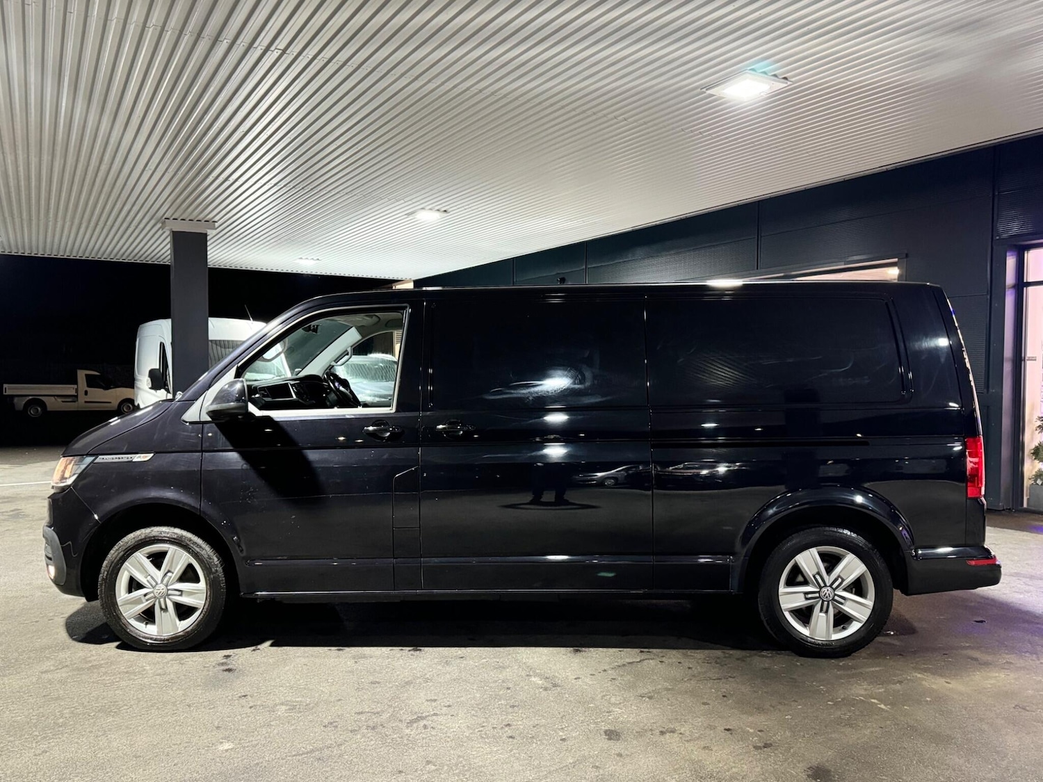 Used Volkswagen Transporter for sale - 77191839: Photo 5