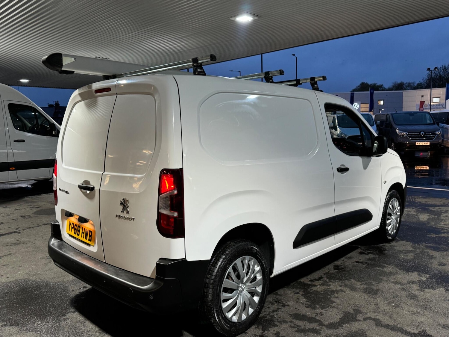 Used Peugeot Partner 2020 for sale - 76585232: Photo 11