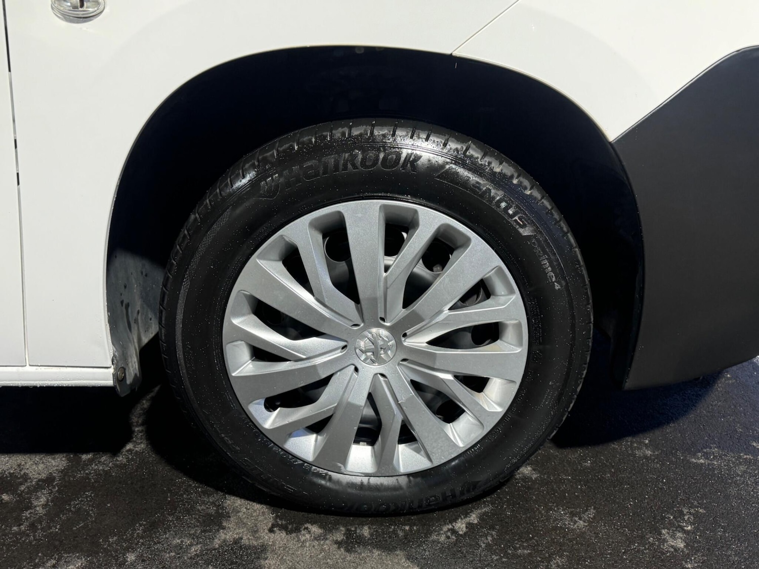 Used Peugeot Partner 2020 for sale - 76585232: Photo 37