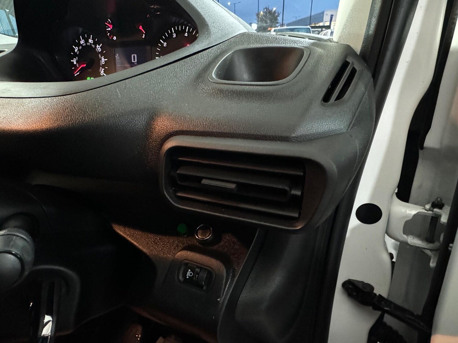 Used Peugeot Partner 2020 for sale - 76585232: Photo 65