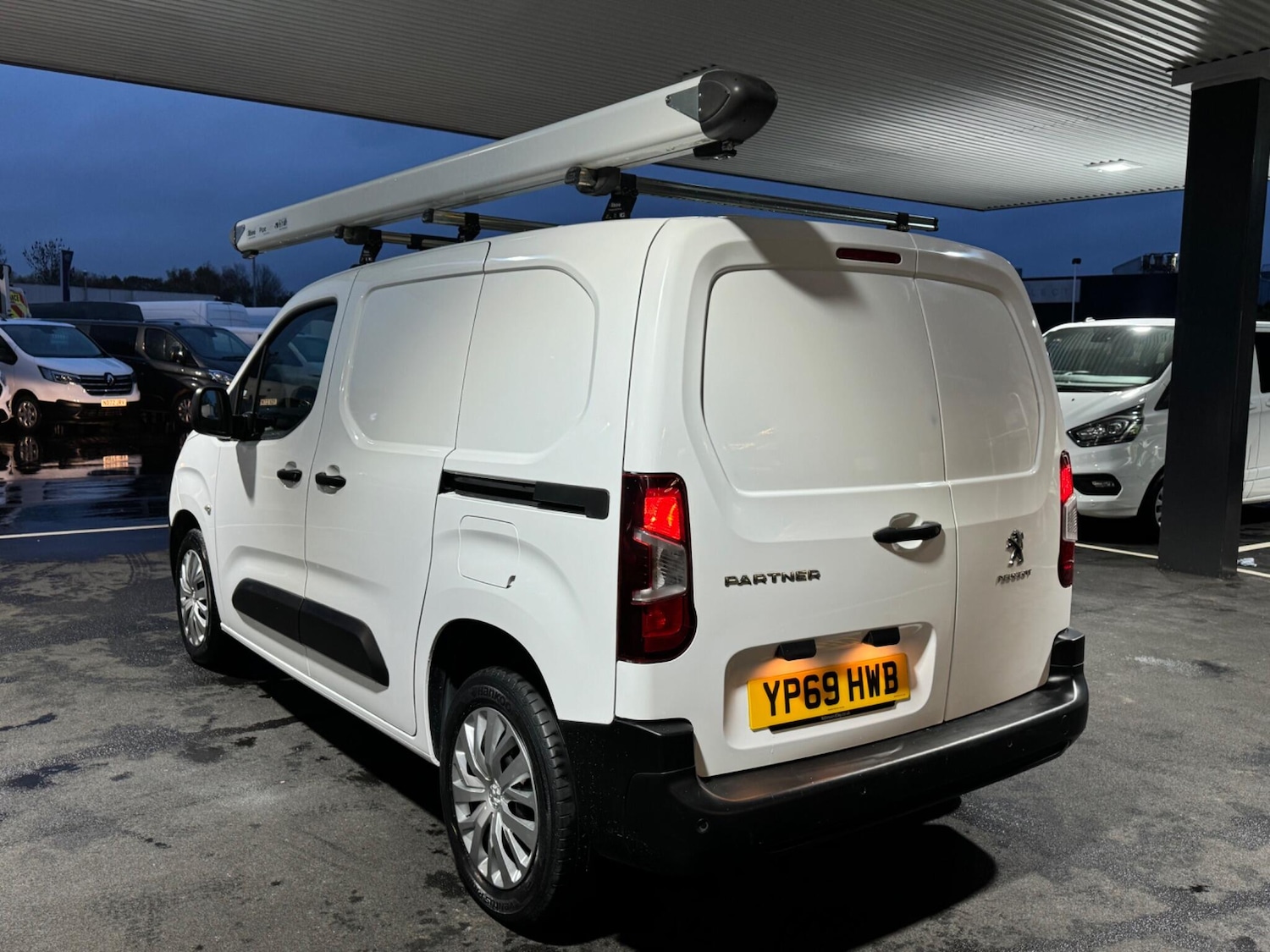 Used Peugeot Partner 2020 for sale - 76585232: Photo 9