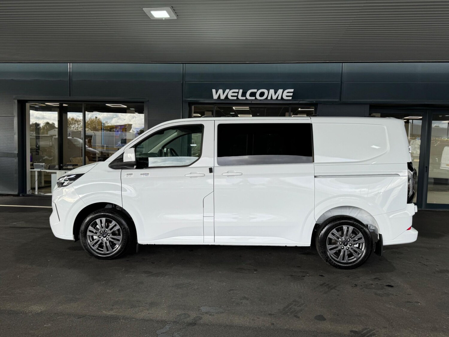 Used Ford Transit Custom 2025 for sale - 76349914: Photo 3