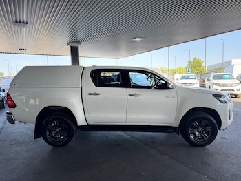 Used Toyota Hilux 2023 for sale - 79012550: Photo