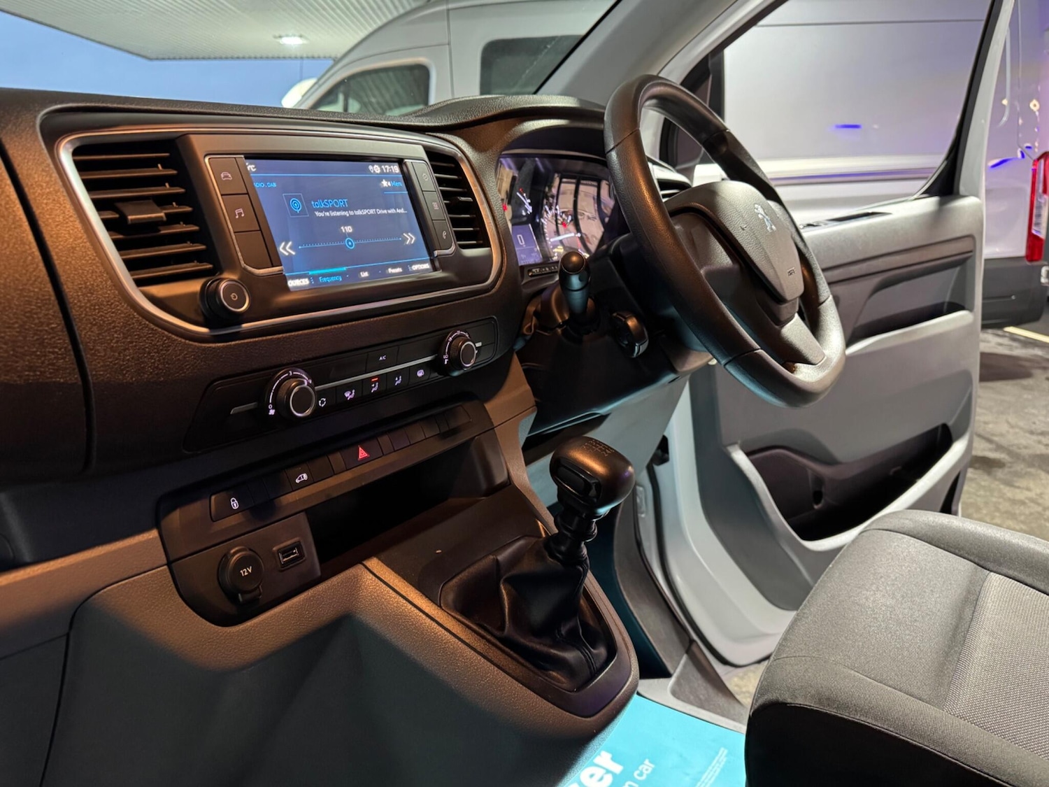 Used Peugeot Expert 2022 for sale - 77612280: Photo 45