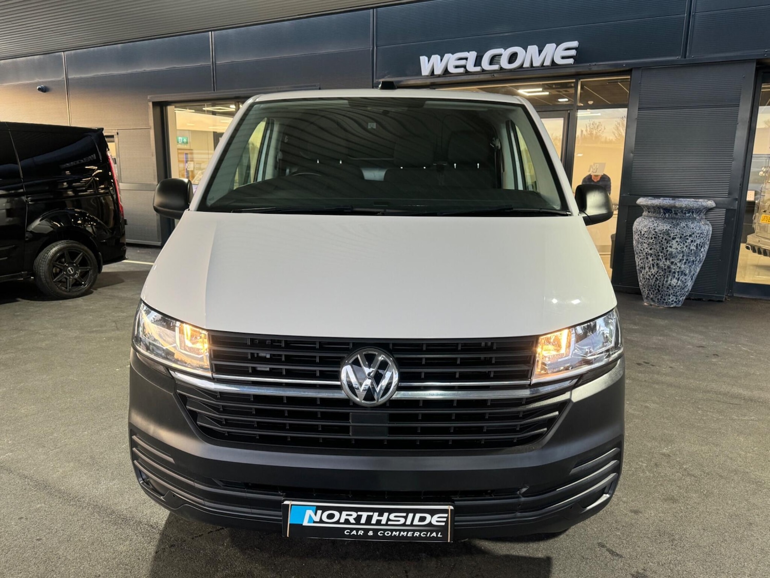 Used Volkswagen Transporter 2023 for sale - 76658857: Photo 2