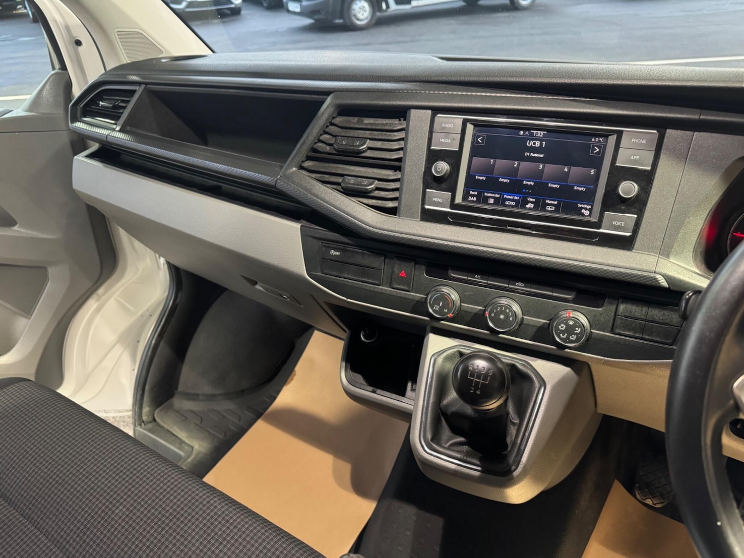 Used Volkswagen Transporter 2023 for sale - 76658857: Photo 35