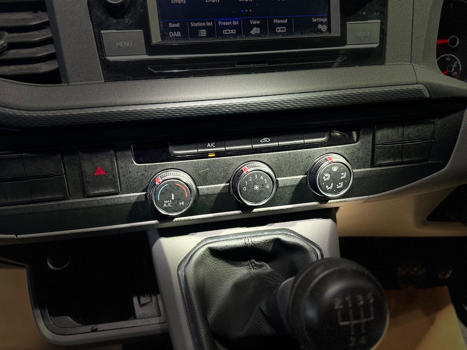 Used Volkswagen Transporter 2023 for sale - 76658857: Photo 41