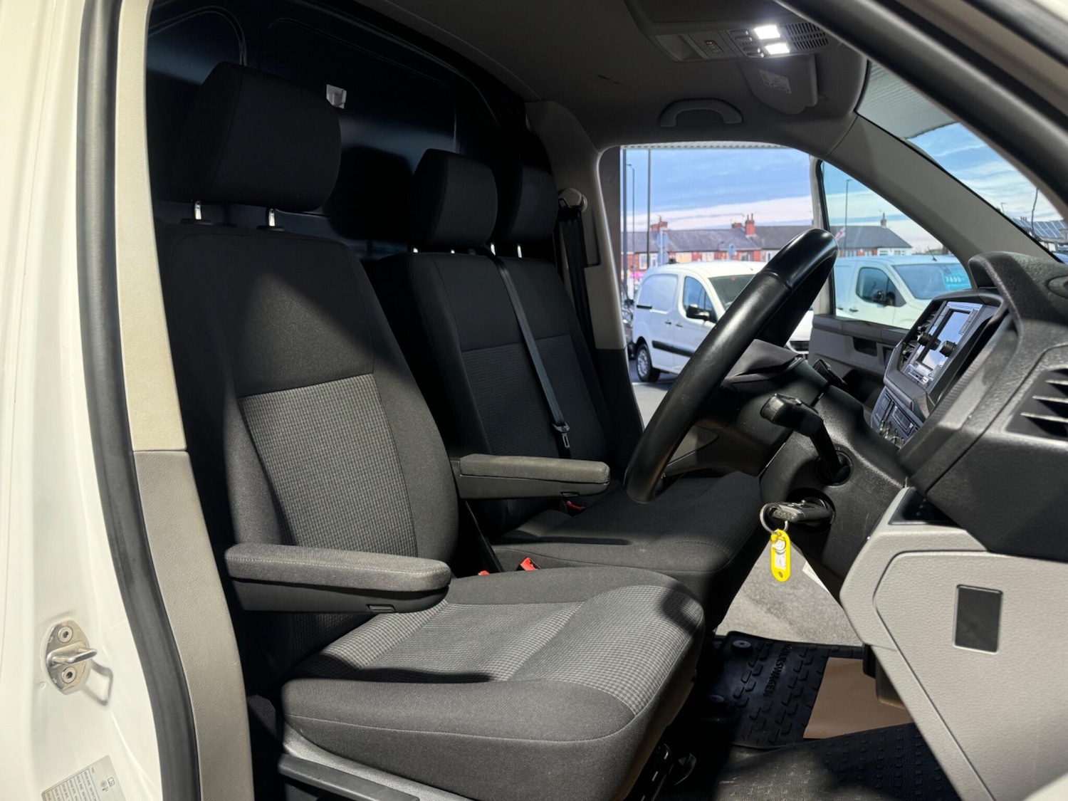 Used Volkswagen Transporter 2023 for sale - 76658857: Photo 46