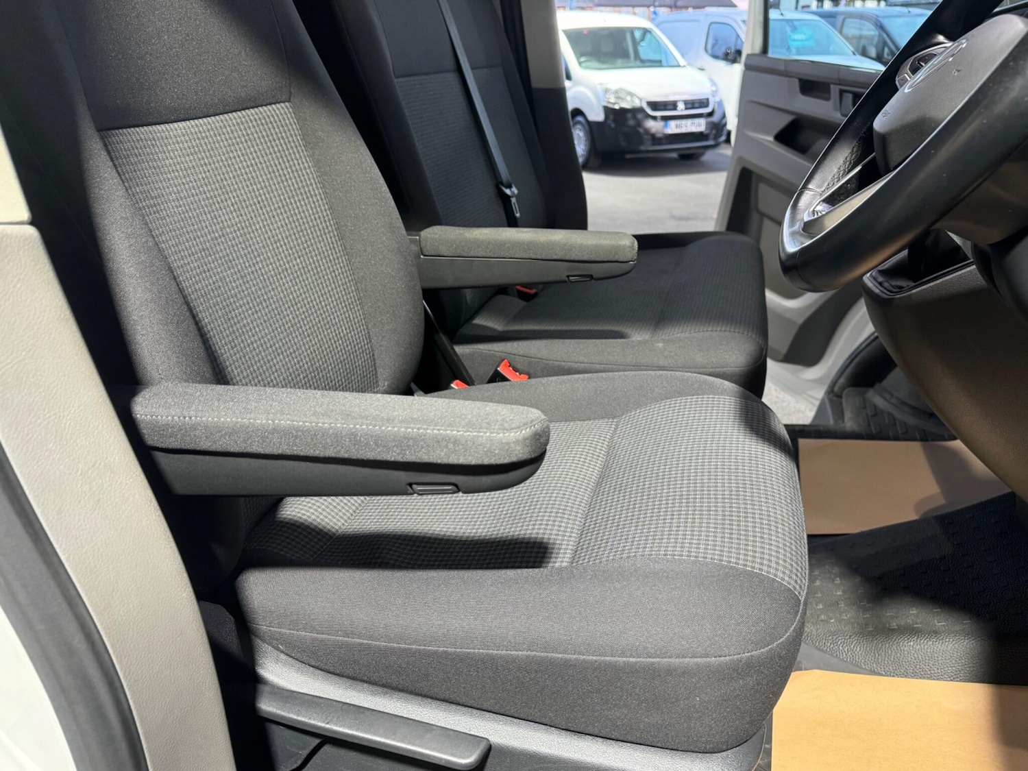 Used Volkswagen Transporter 2023 for sale - 76658857: Photo 47