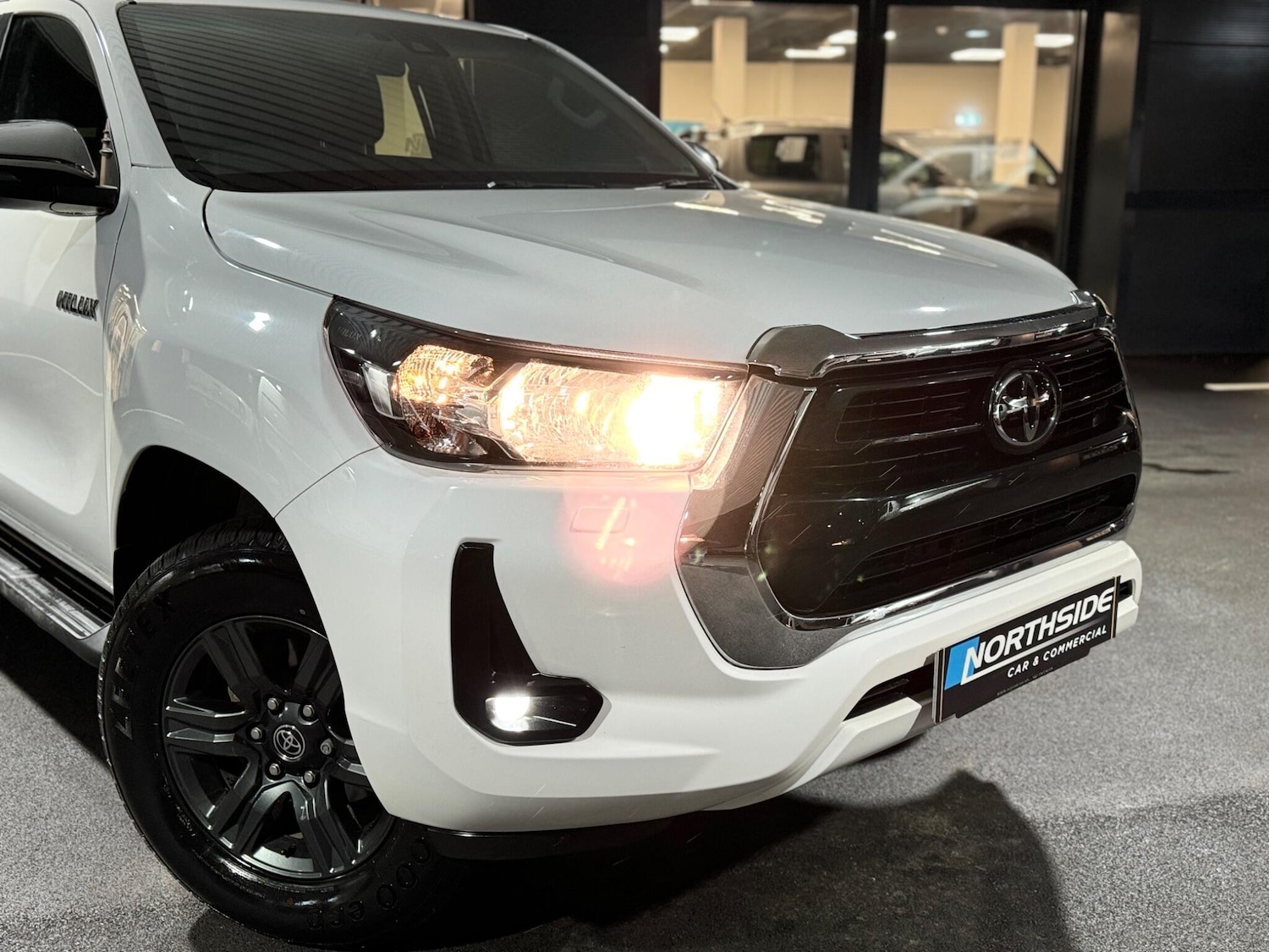 Used Toyota Hilux 2023 for sale - 77509821: Photo 12