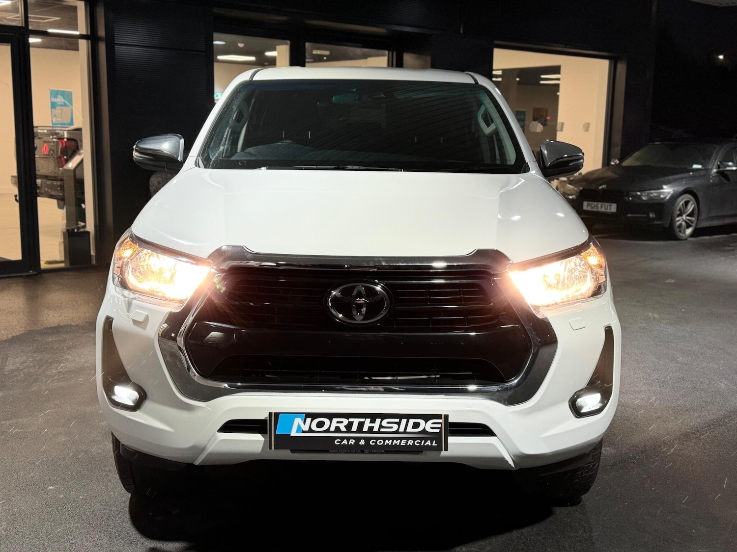 Used Toyota Hilux 2023 for sale - 77509821: Photo 2