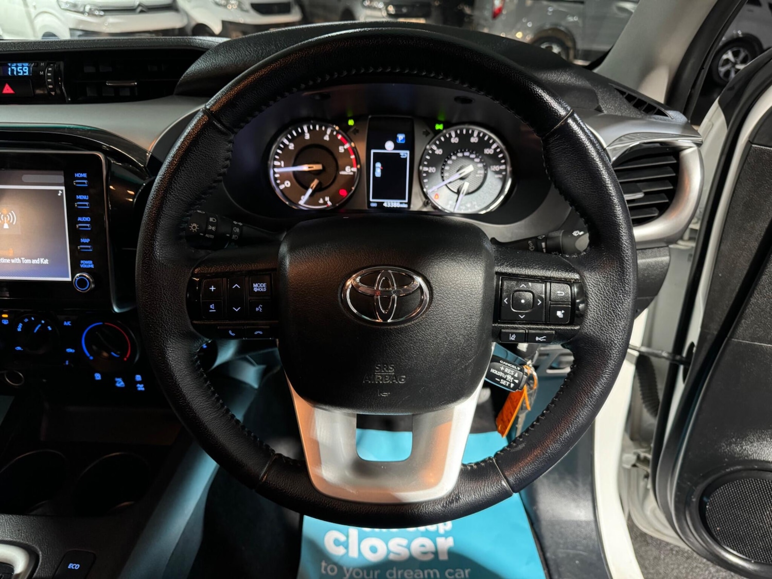 Used Toyota Hilux 2023 for sale - 77509821: Photo 34