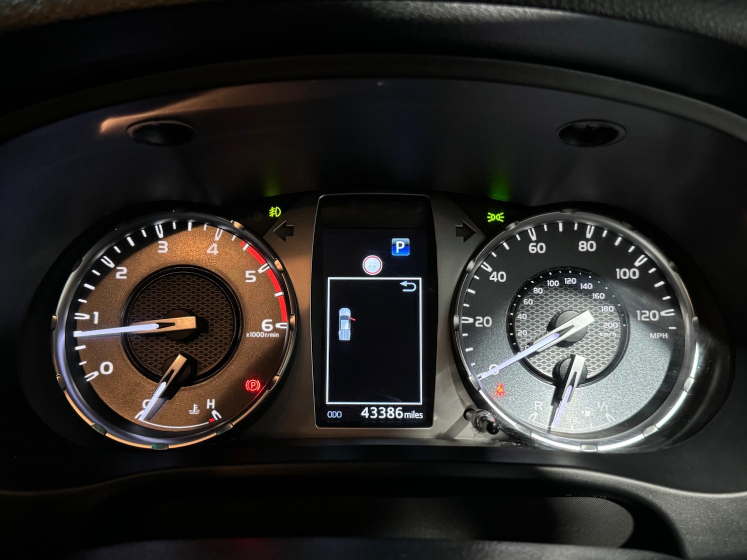 Used Toyota Hilux 2023 for sale - 77509821: Photo 35