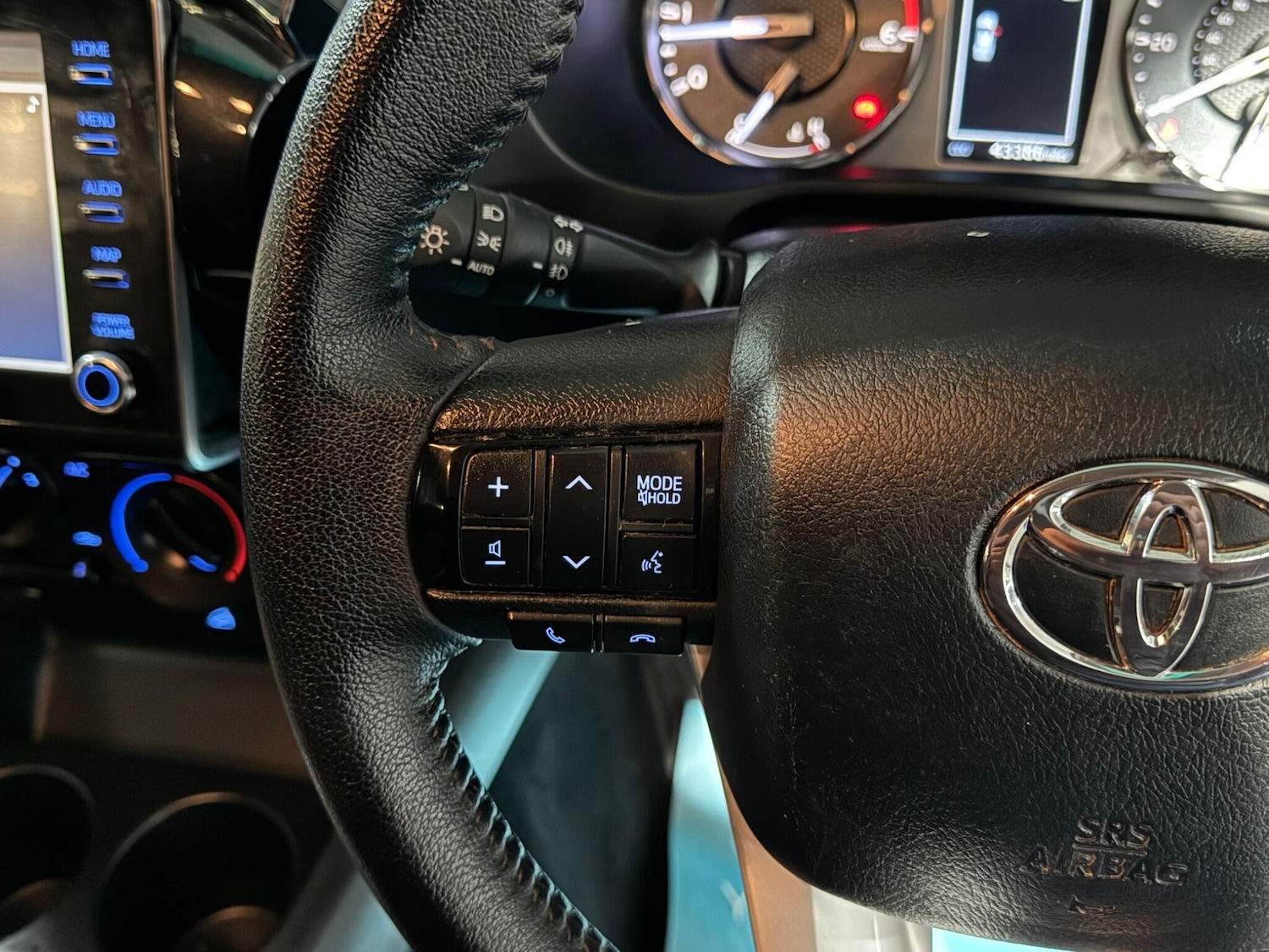 Used Toyota Hilux 2023 for sale - 77509821: Photo 36