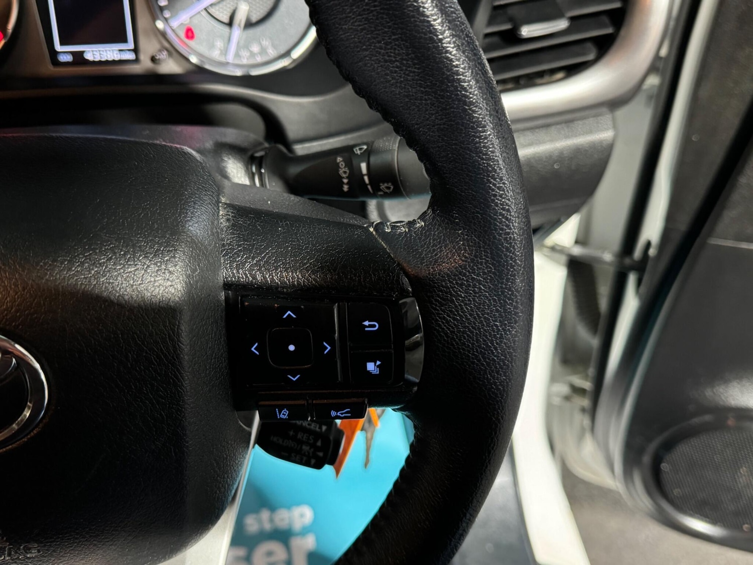 Used Toyota Hilux 2023 for sale - 77509821: Photo 37