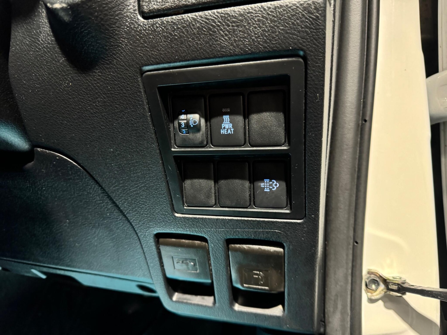 Used Toyota Hilux 2023 for sale - 77509821: Photo 38