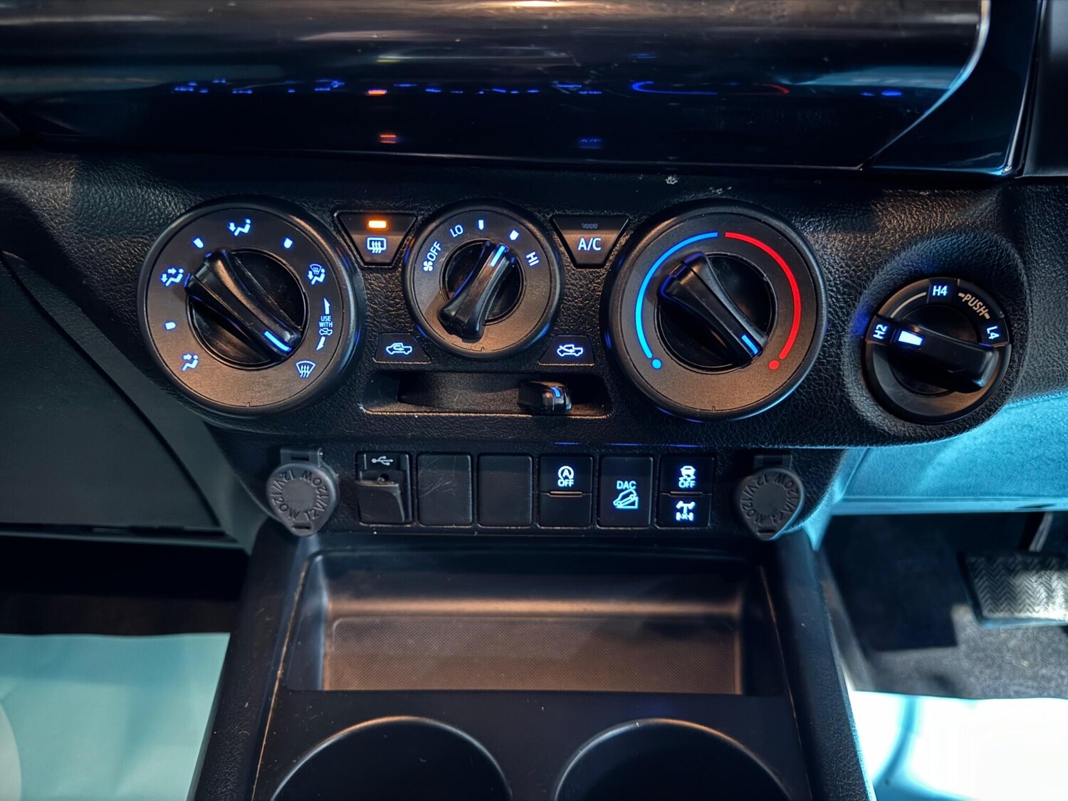 Used Toyota Hilux 2023 for sale - 77509821: Photo 47