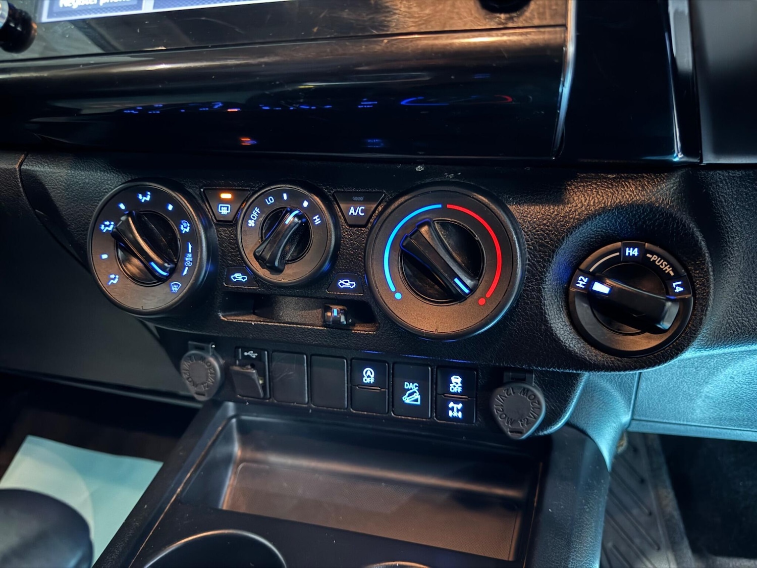 Used Toyota Hilux 2023 for sale - 77509821: Photo 48