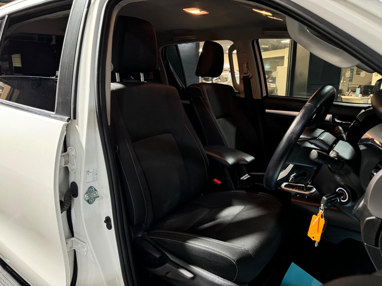 Used Toyota Hilux 2023 for sale - 77509821: Photo 50