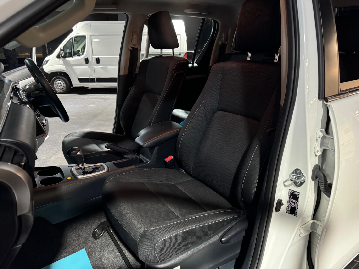 Used Toyota Hilux 2023 for sale - 77509821: Photo 52