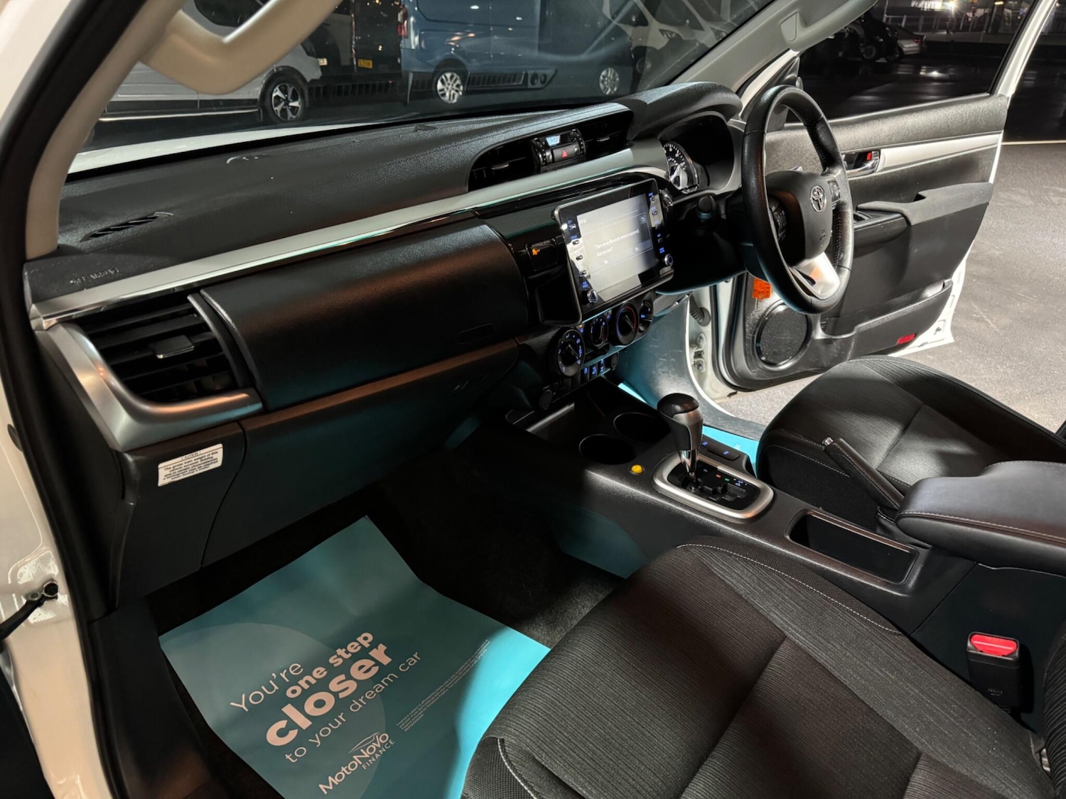 Used Toyota Hilux 2023 for sale - 77509821: Photo 54