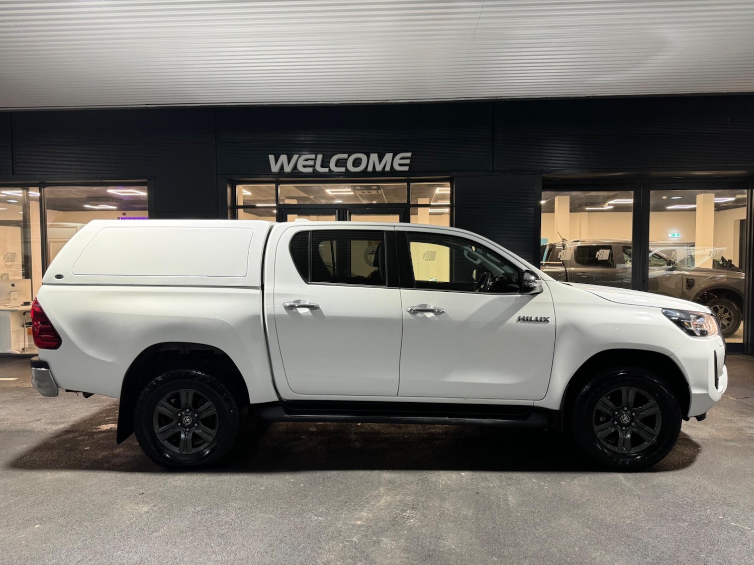 Used Toyota Hilux 2023 for sale - 77509821: Photo 6
