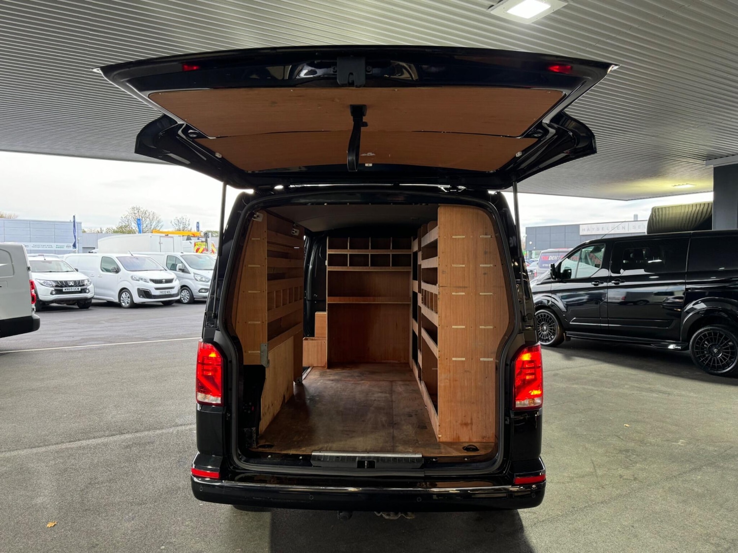 Used Volkswagen Transporter 2021 for sale - 76714403: Photo 28