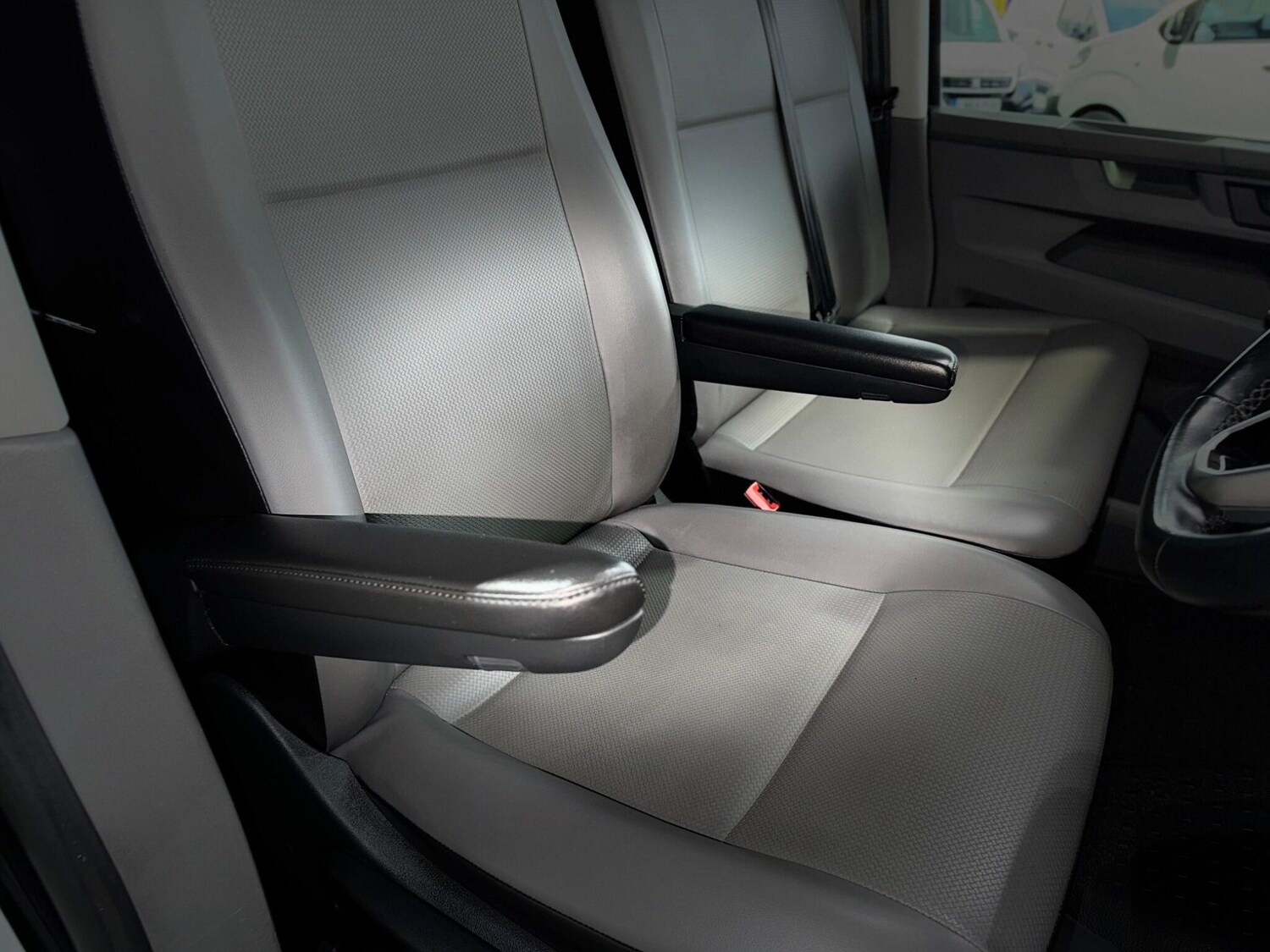 Used Volkswagen Transporter 2021 for sale - 76714403: Photo 59