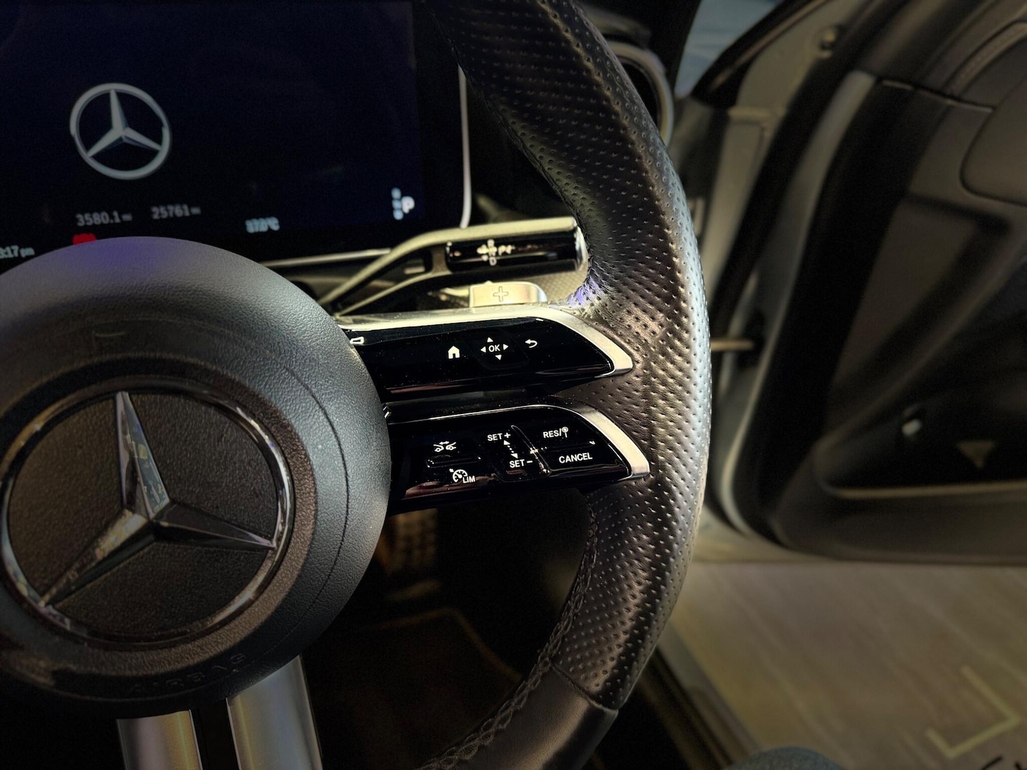 Used Mercedes-Benz C Class 2023 for sale - 76512765: Photo 38