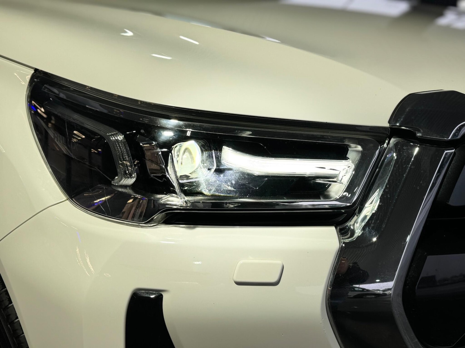 Used Toyota Hilux 2023 for sale - 77386355: Photo 16