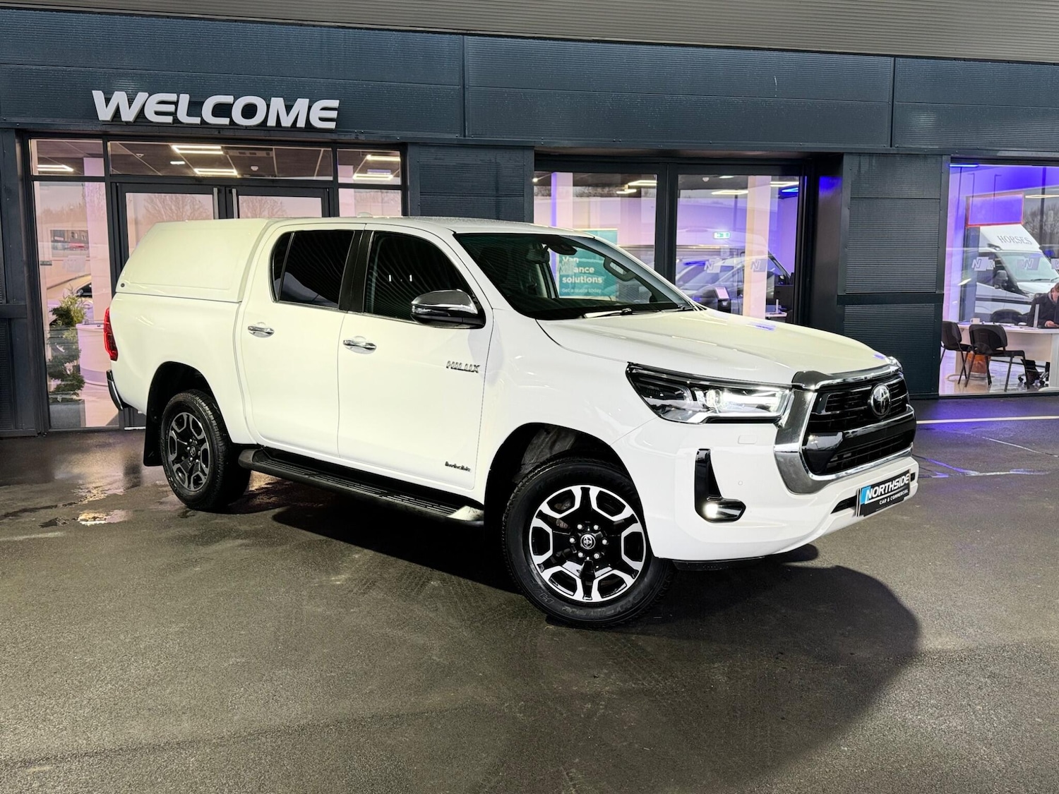 Used Toyota Hilux 2023 for sale - 77386355: Photo 2