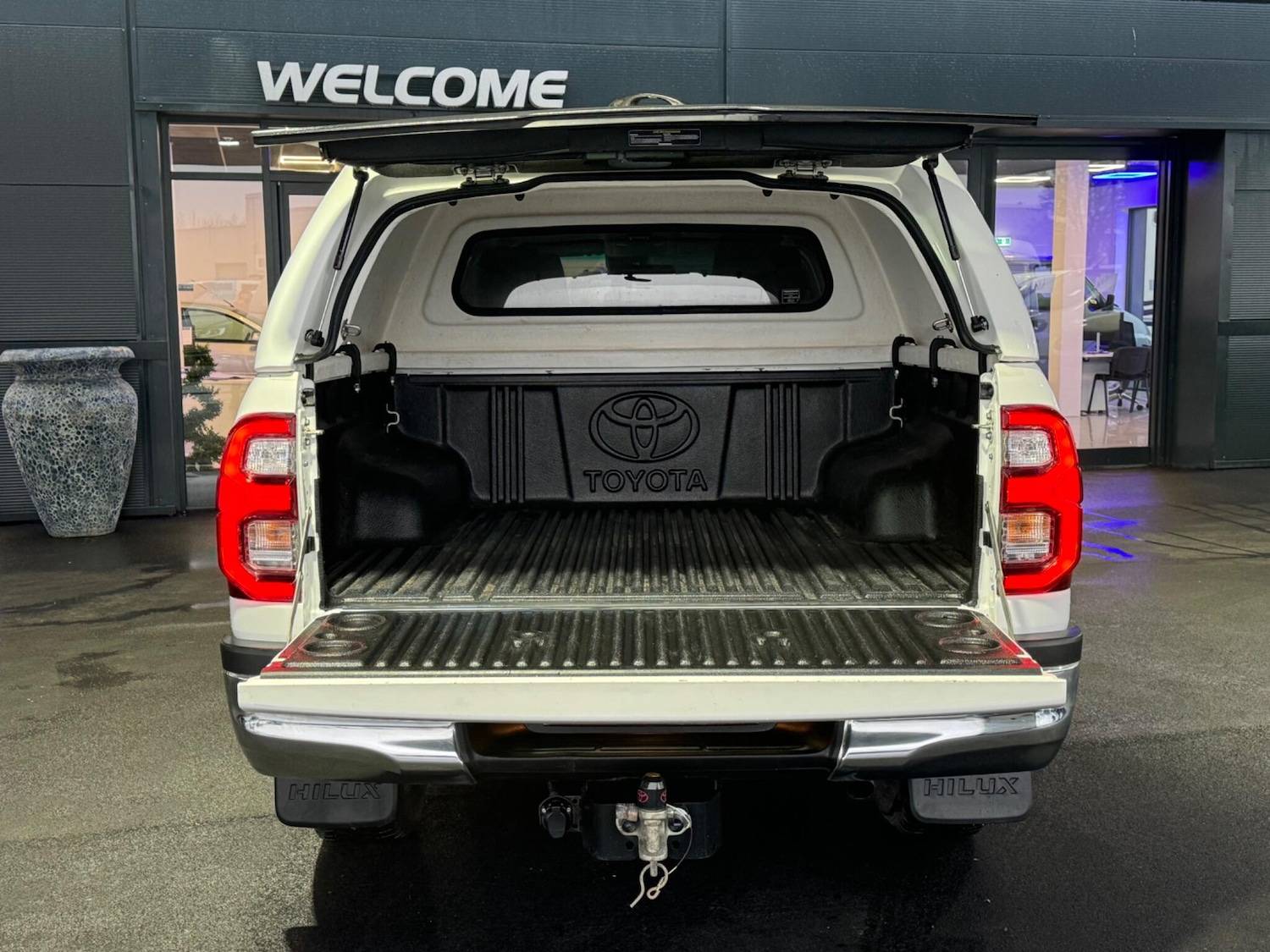 Used Toyota Hilux 2023 for sale - 77386355: Photo 26