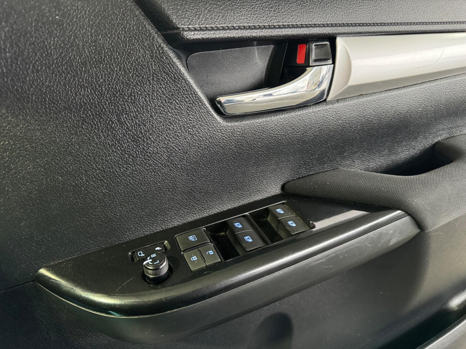 Used Toyota Hilux 2023 for sale - 77386355: Photo 39