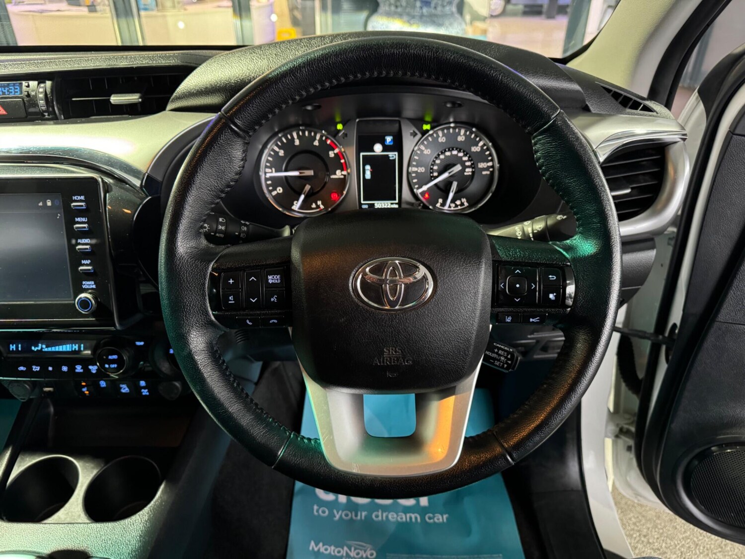Used Toyota Hilux 2023 for sale - 77386355: Photo 42
