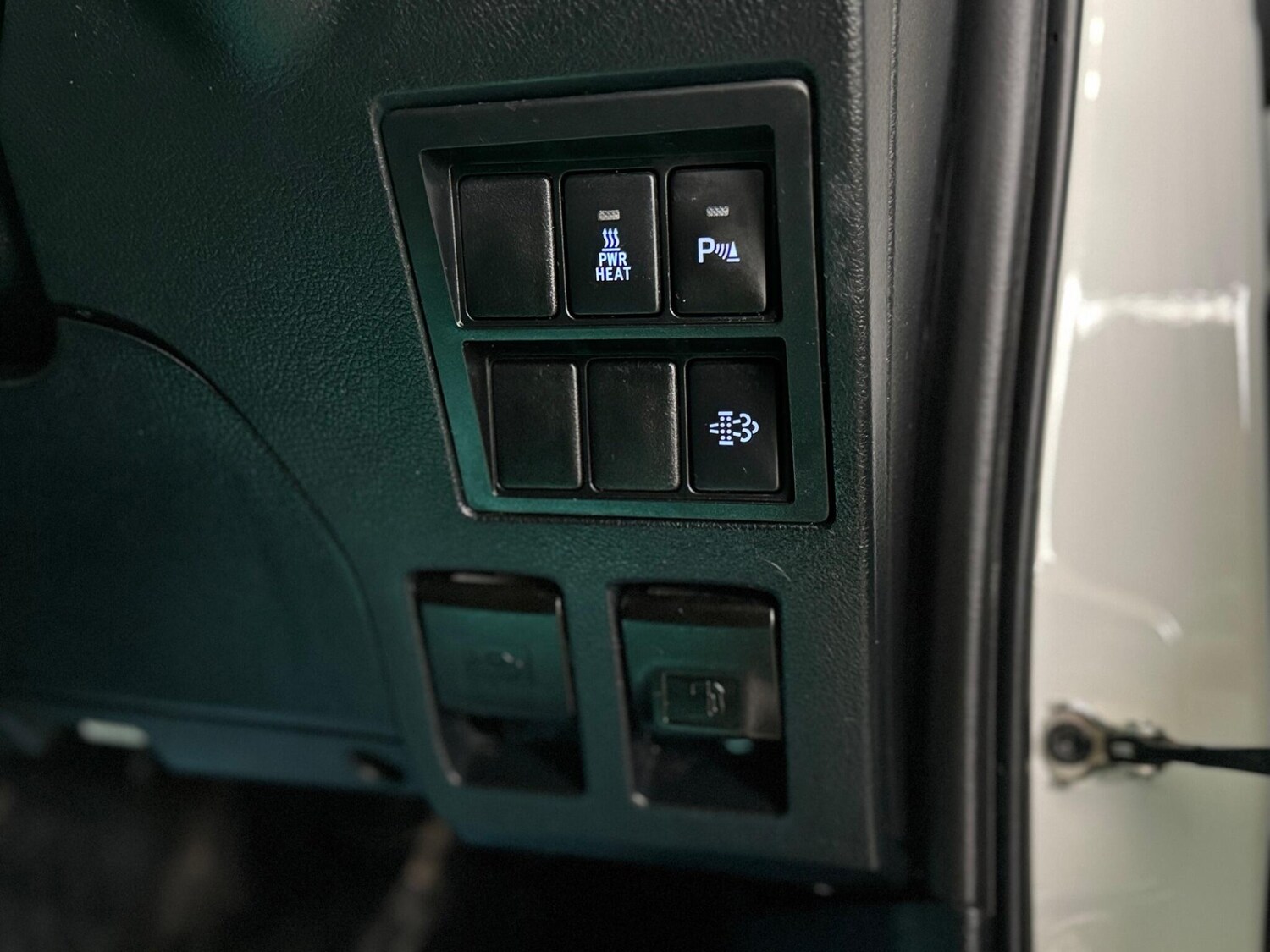 Used Toyota Hilux 2023 for sale - 77386355: Photo 48