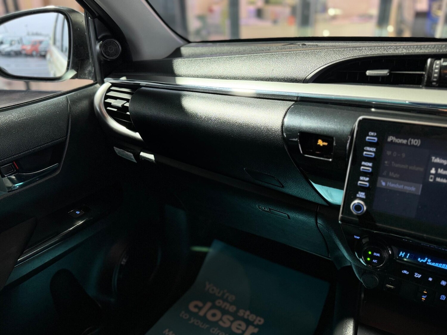 Used Toyota Hilux 2023 for sale - 77386355: Photo 59