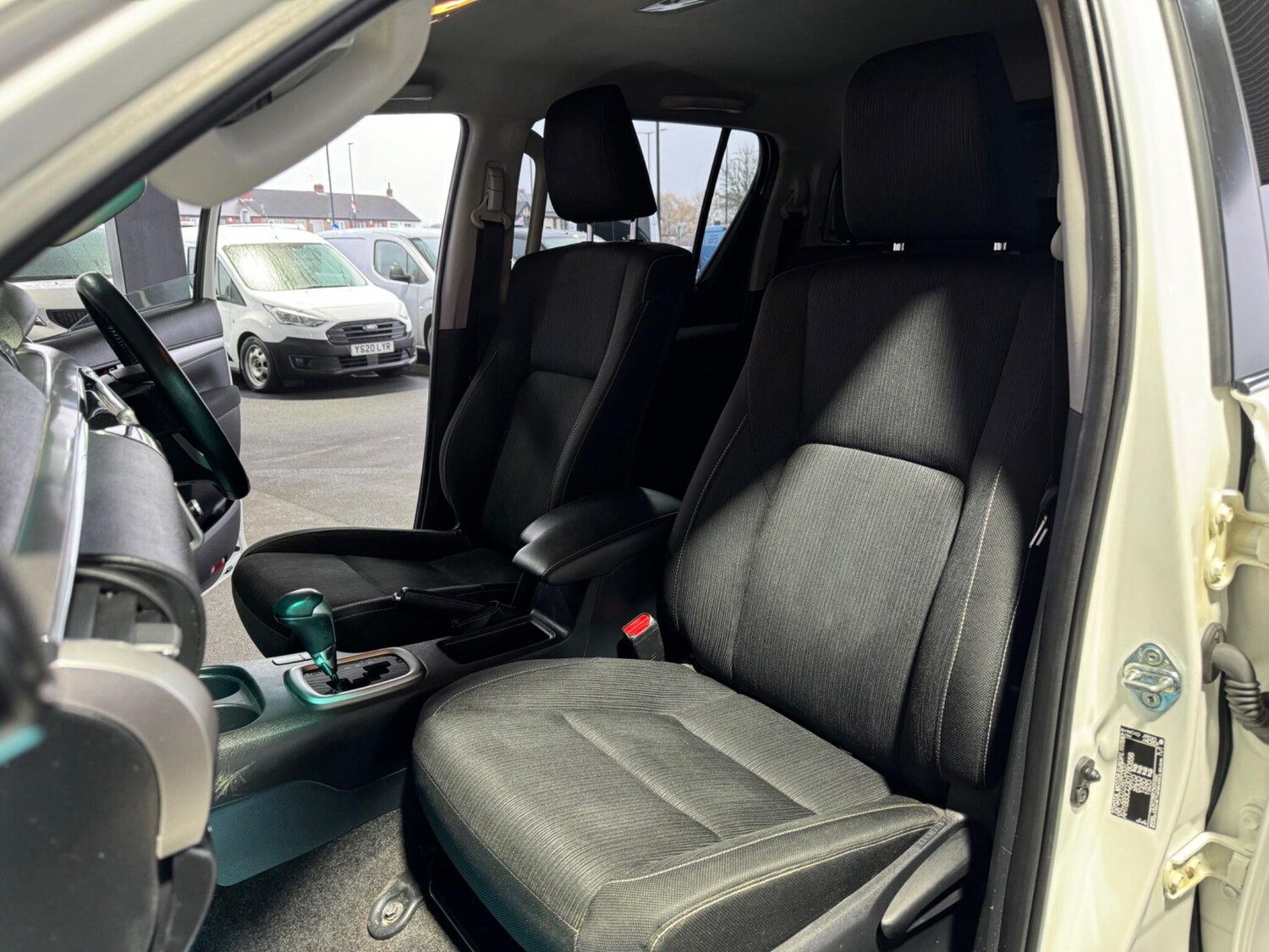 Used Toyota Hilux 2023 for sale - 77386355: Photo 65